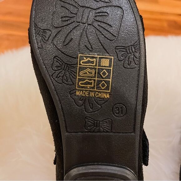 🍋 NWB! Little Girls’ Mary Jane Flats w/Hook & Loop Strap & Gold Chain Detail Si - Picture 8 of 10